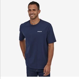 ⛰Patagonia Navy Blue T Shirt- Like New🏔